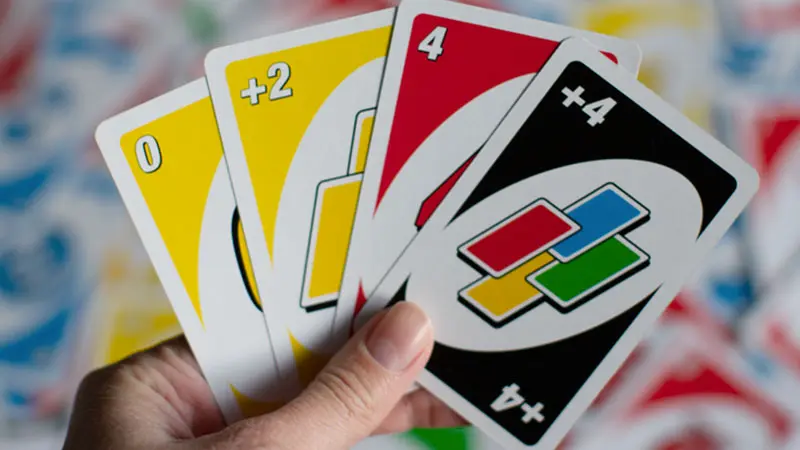 Cách chơi bài Uno dễ thắng khi chú ý màu sắc các lá bài